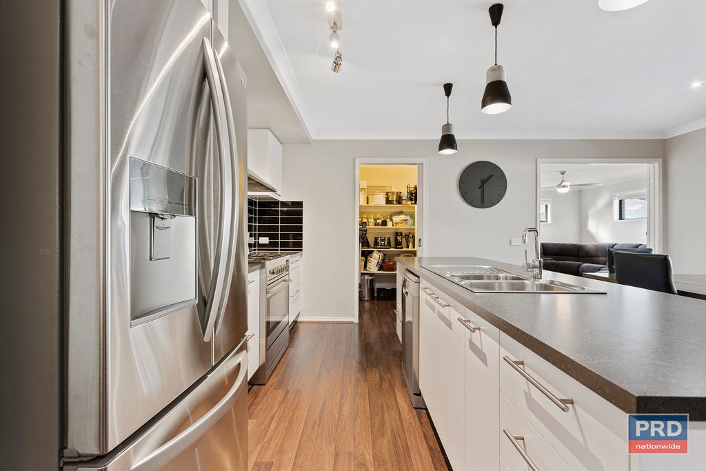 29 Torrens Street MARONG 12