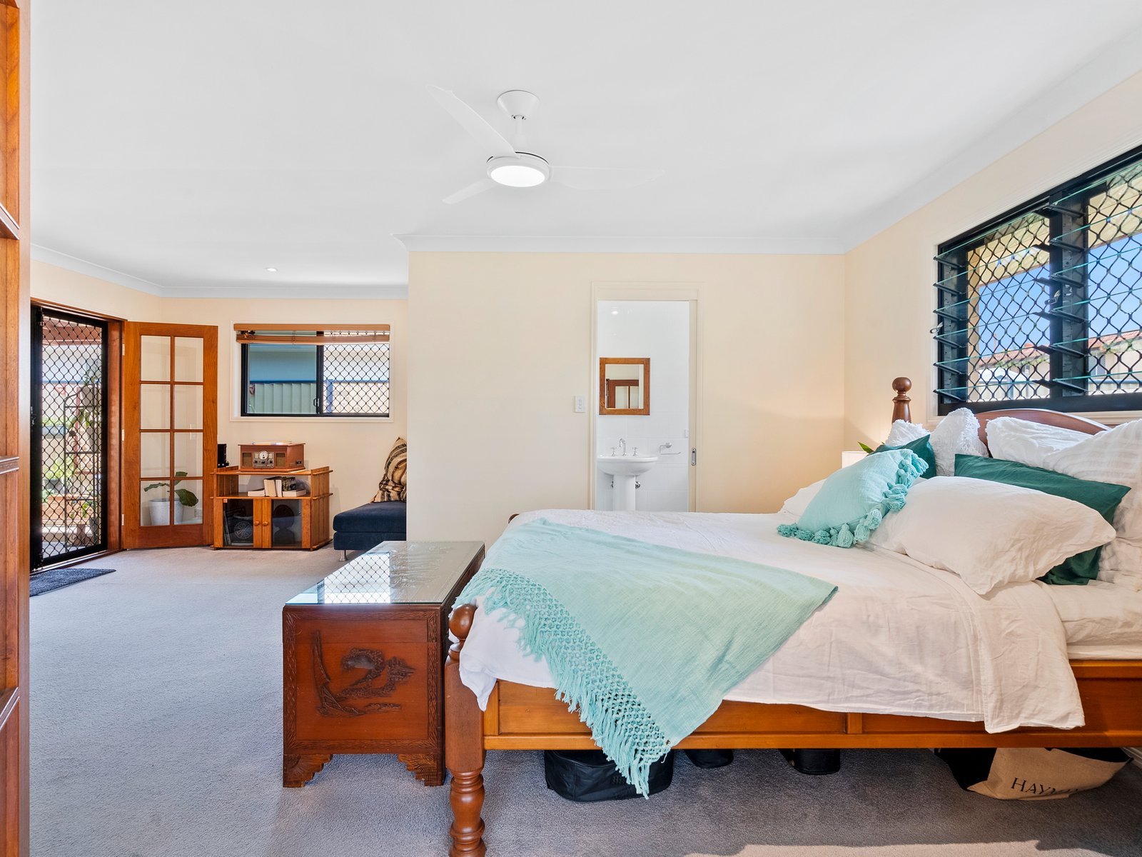 29 Twelfth Avenue PALM BEACH 14