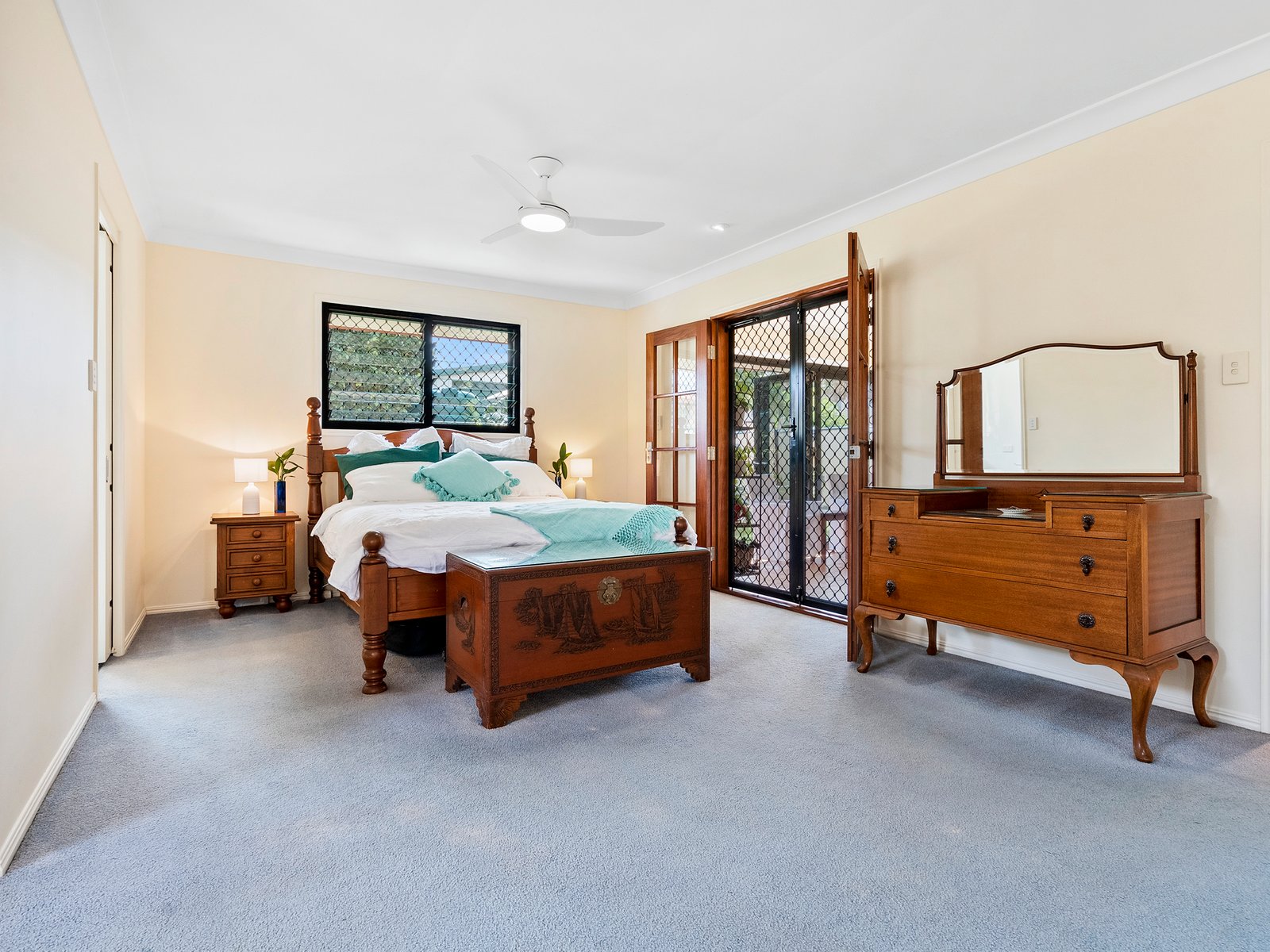 29 Twelfth Avenue PALM BEACH 15