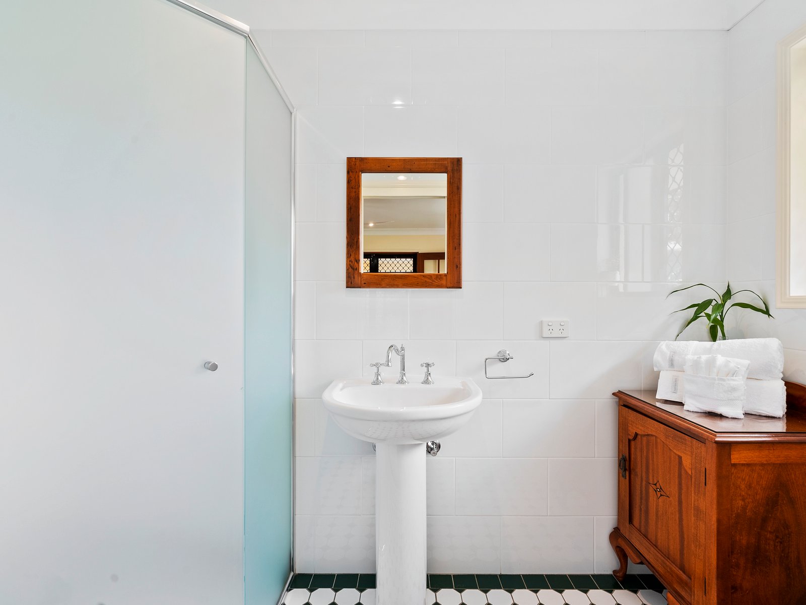 29 Twelfth Avenue PALM BEACH 20