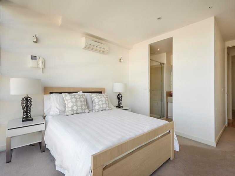 Gallery: 2/9 Waltham Street