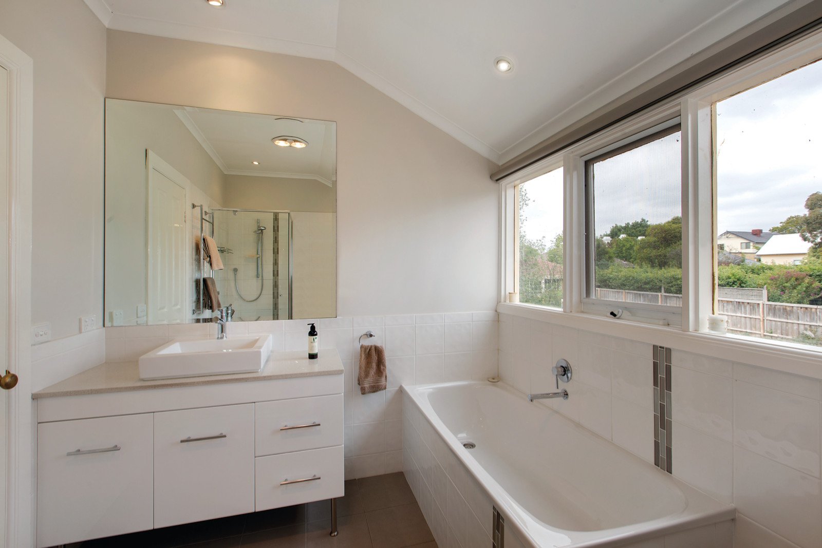 29 Wandsworth Road, Surrey Hills, VIC