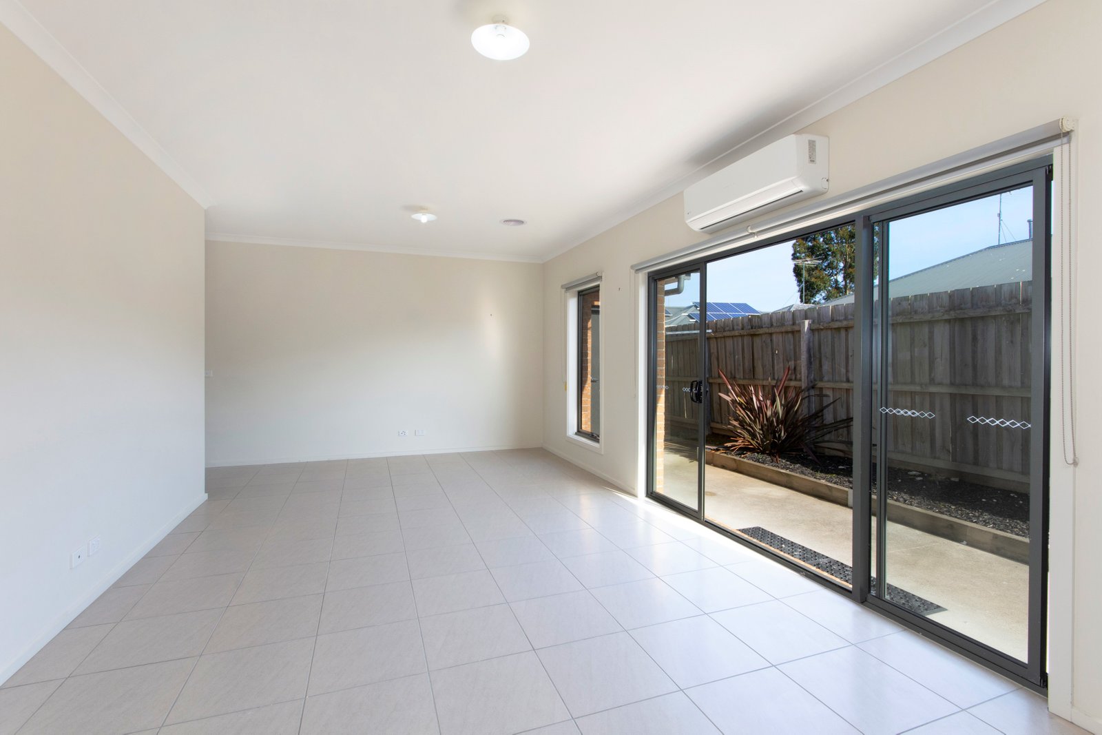 Gallery: 2/9 Warren Street