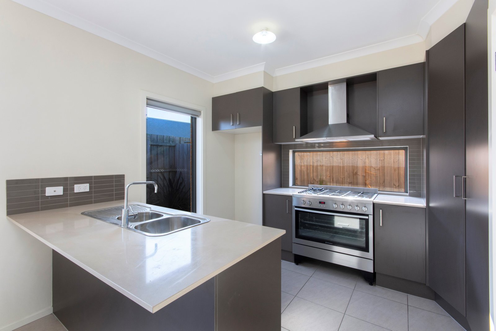 Gallery: 2/9 Warren Street