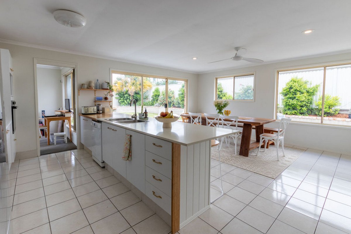 29 Whipbird Court Burleigh Waters 10