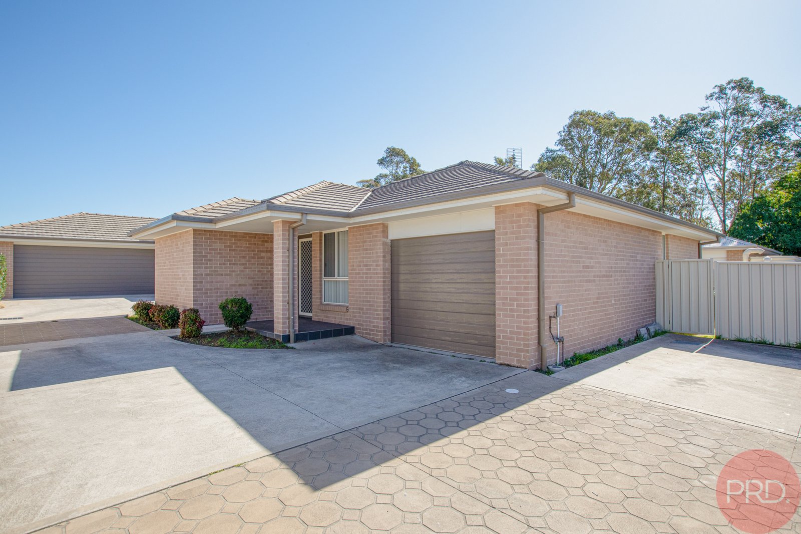 2/9 Windermere Road LOCHINVAR 14