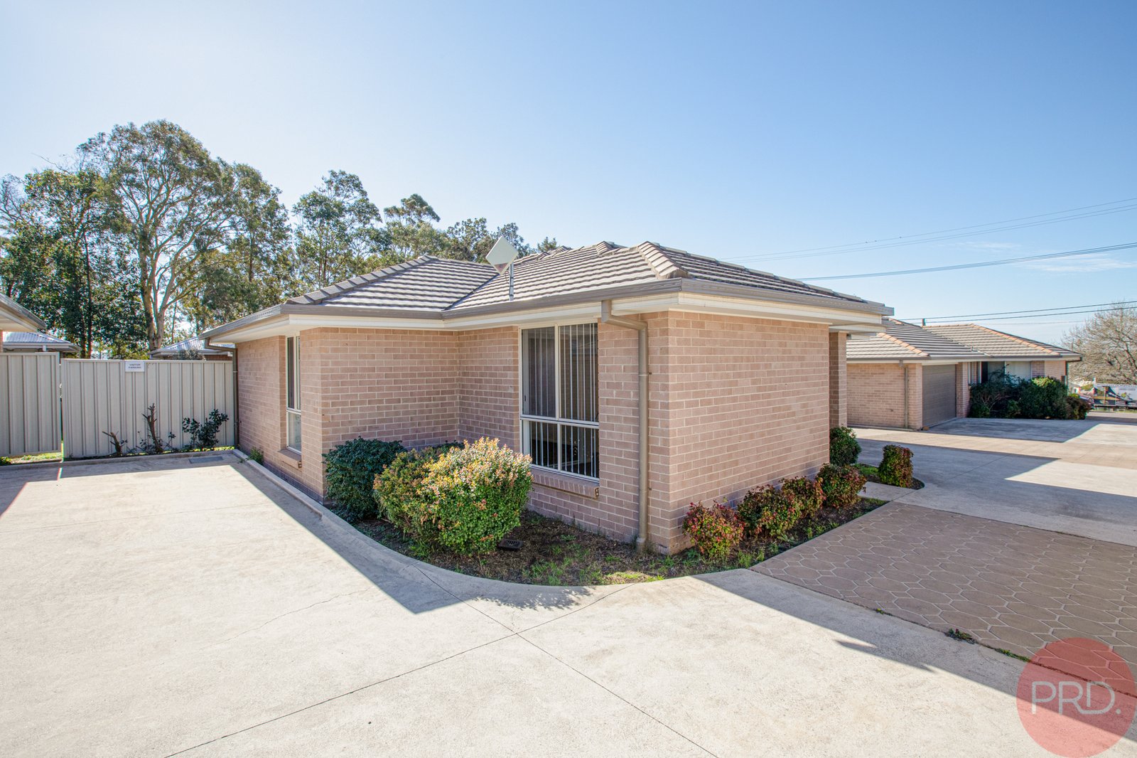 2/9 Windermere Road LOCHINVAR 15