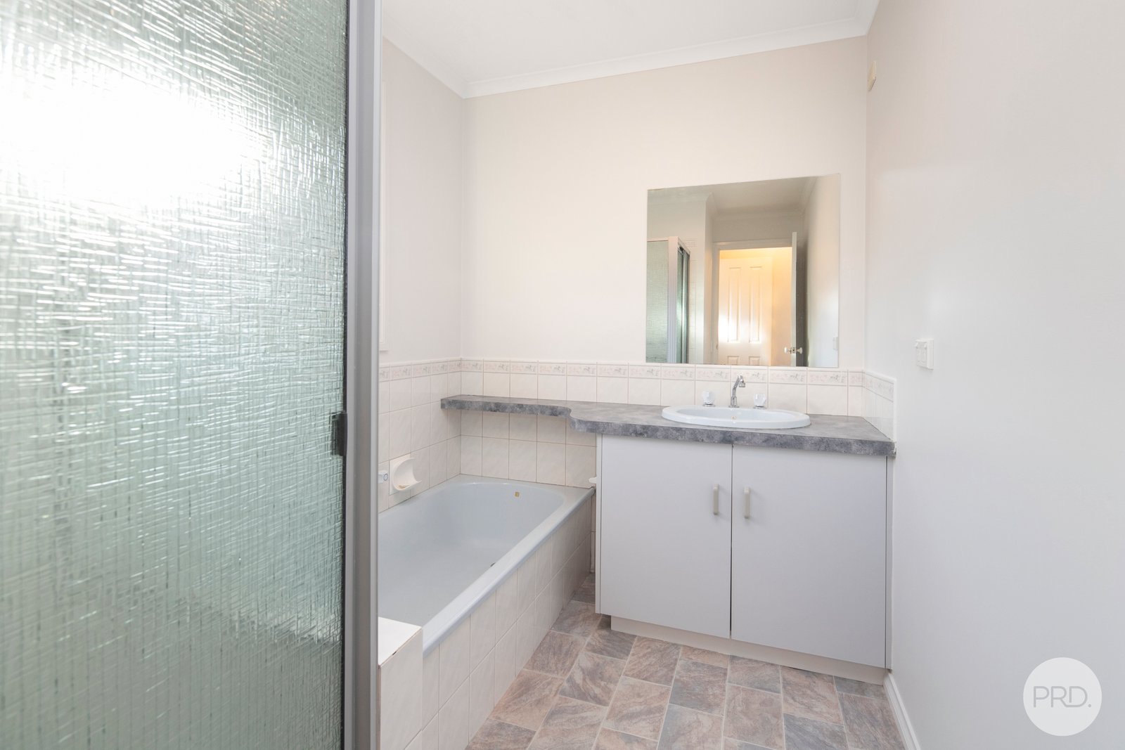 2/9 Winter Street REDAN 7
