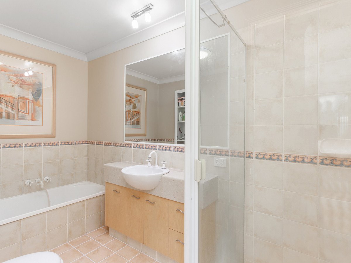 2/9 Wuruma Court Elanora 12