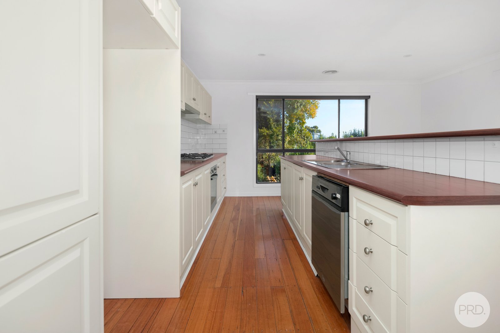 29 Young Street GOLDEN POINT 2