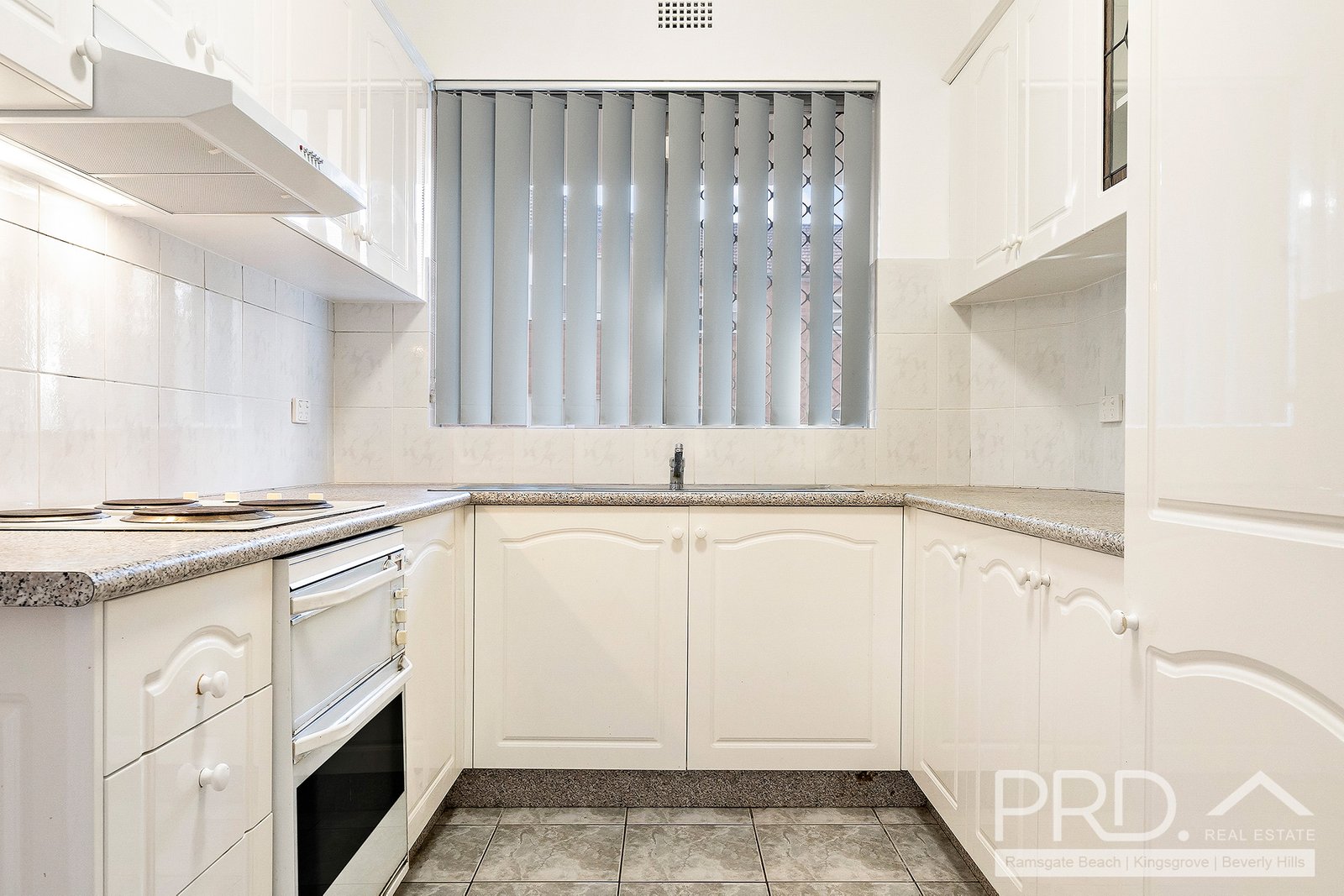 2/90-92 Chuter Avenue RAMSGATE BEACH 4