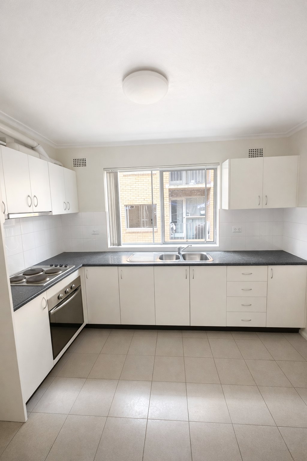 2/90 Bigge Street LIVERPOOL 3