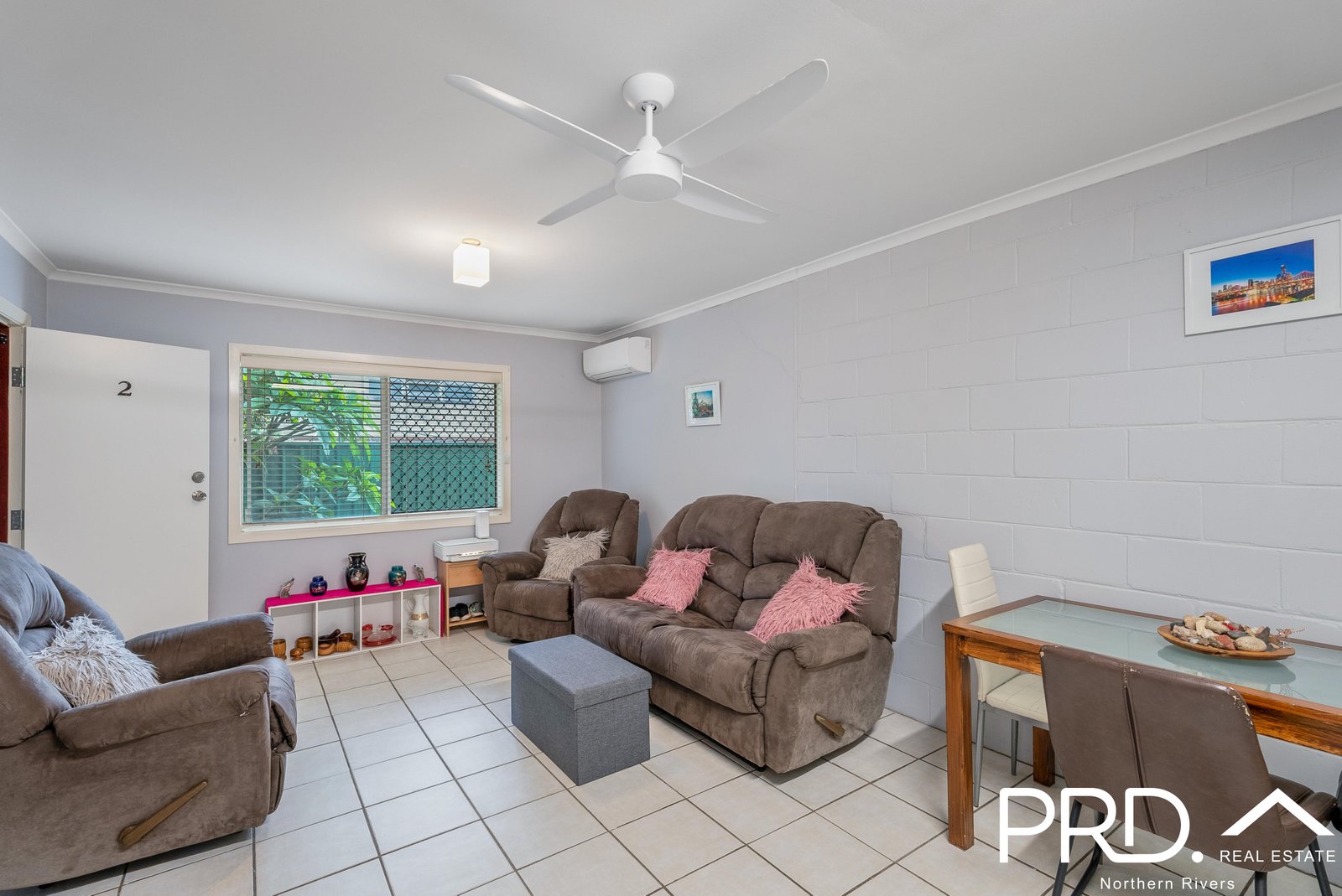 2/90 Farley Street CASINO 8