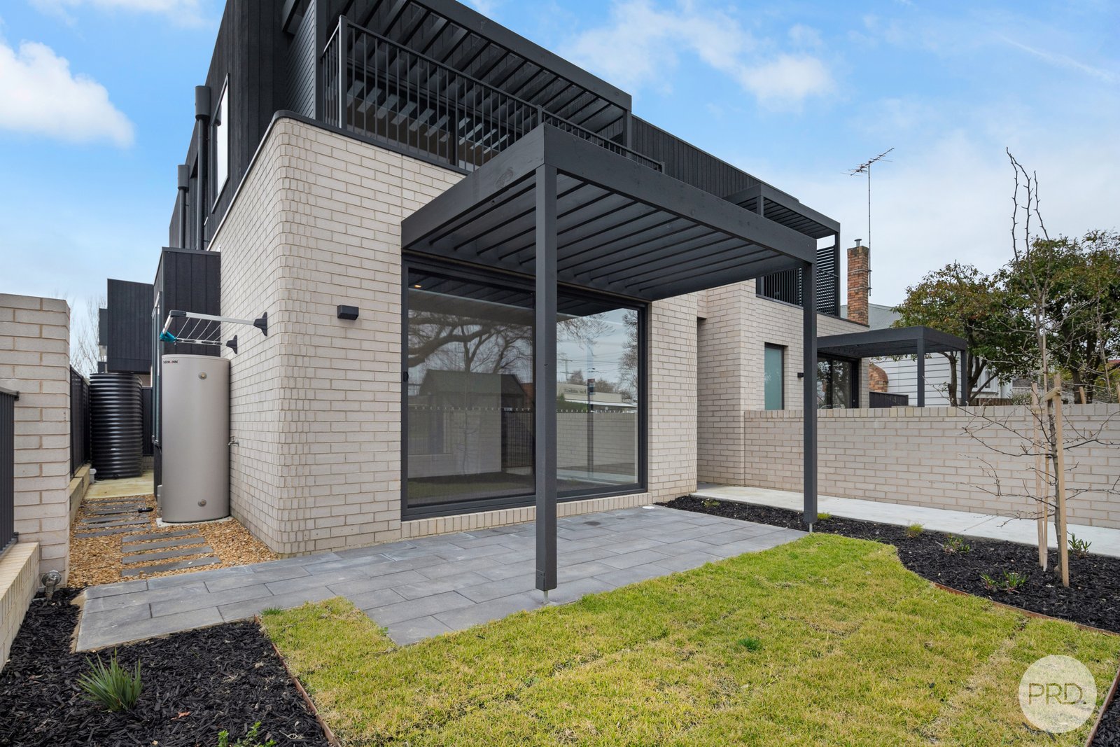 2/906 Lydiard Street North BALLARAT NORTH 12