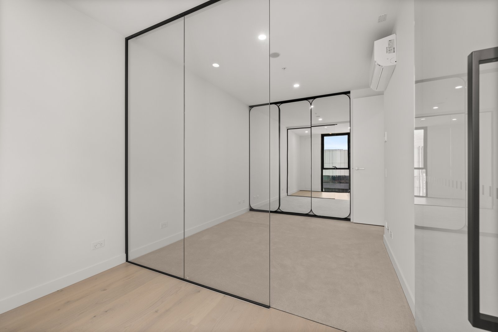 2909/138 Spencer Street MELBOURNE 6