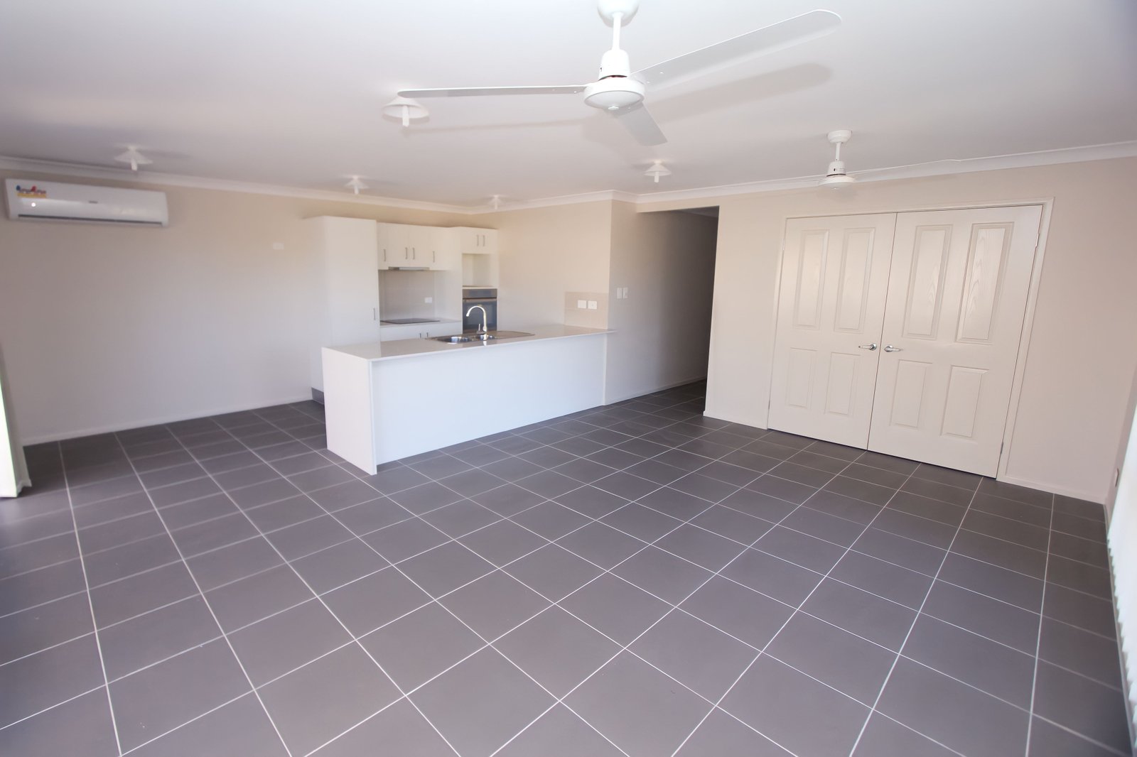 290B Cotlew Street West  ASHMORE 1