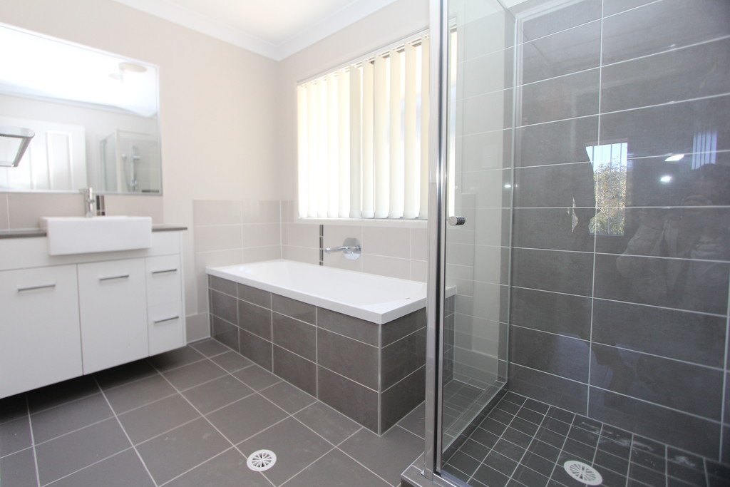 290B Cotlew Street West  ASHMORE 1