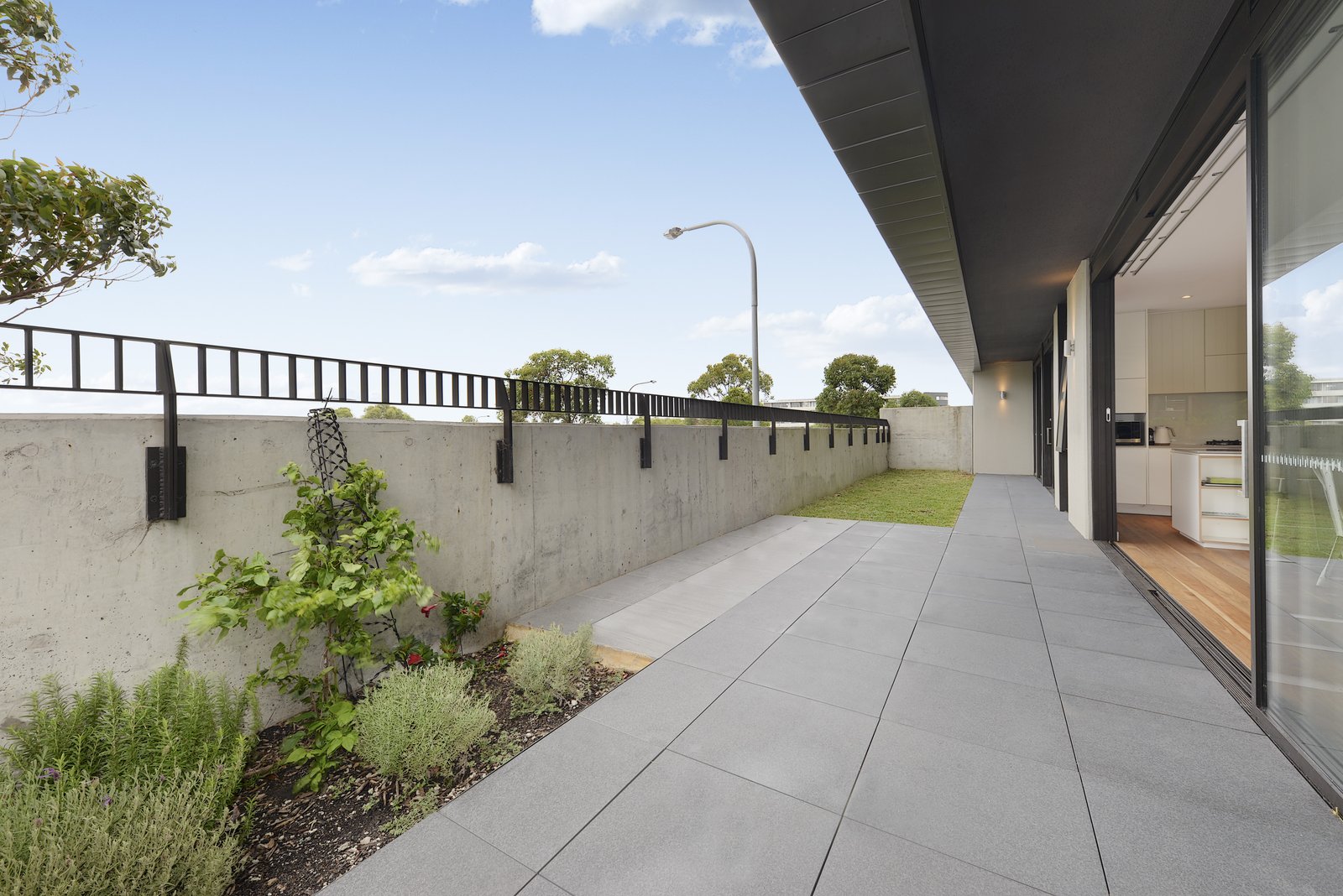 29/1 Cawood Avenue LITTLE BAY 7