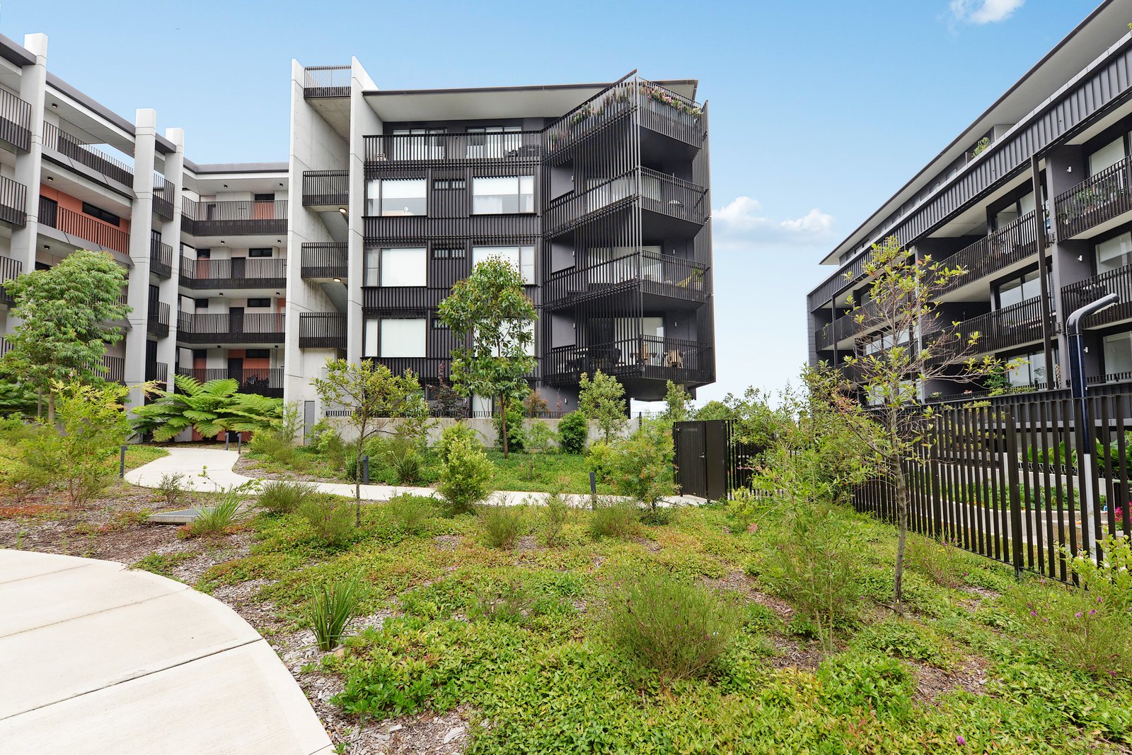 29/1 Cawood Avenue LITTLE BAY 14