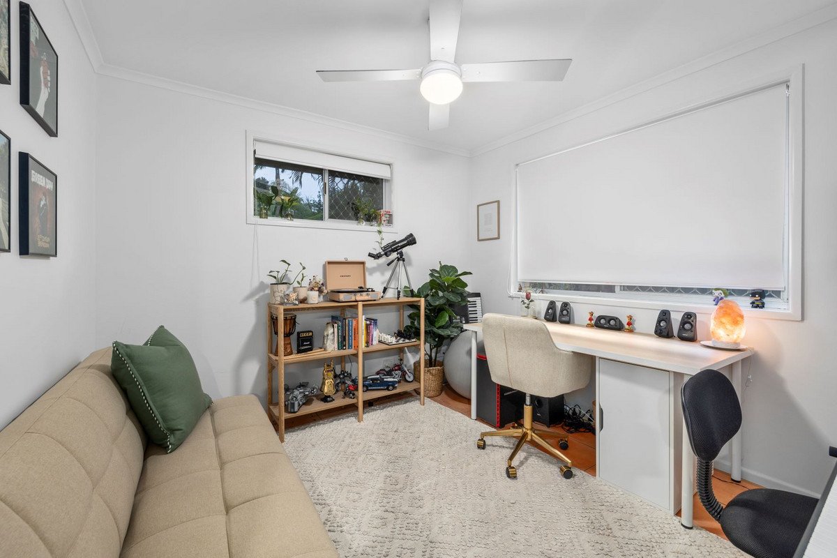 2/91 Nobby Parade Miami 5