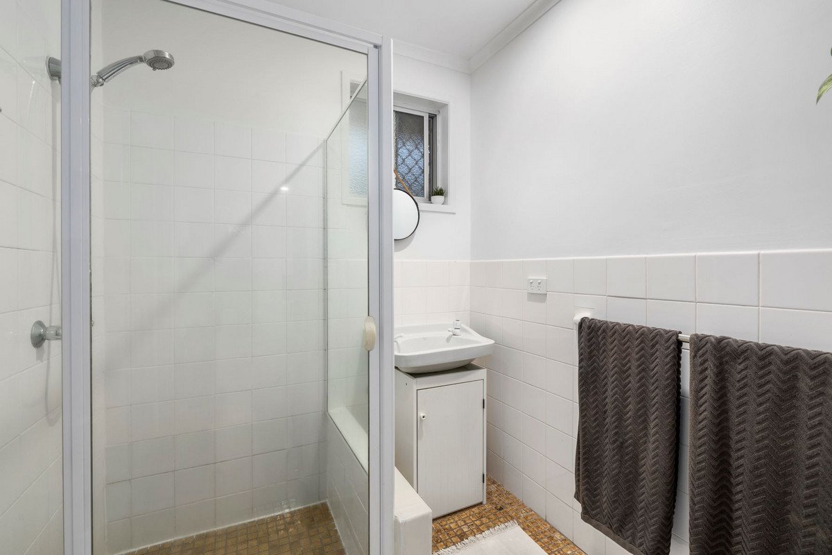 2/91 Nobby Parade Miami 6