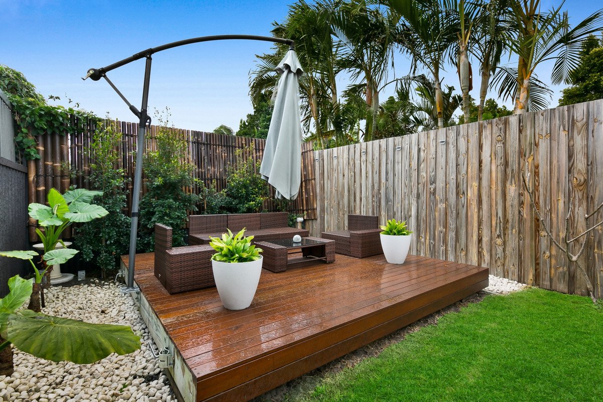 2/91 Nobby Parade Miami 8