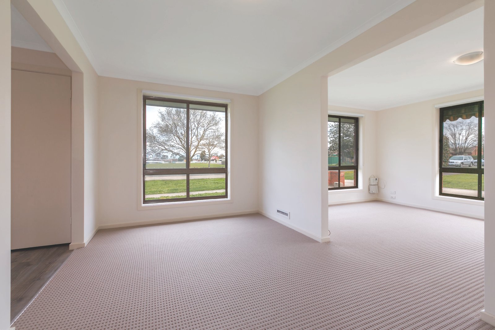 Gallery: 2/910 Sebastopol Street