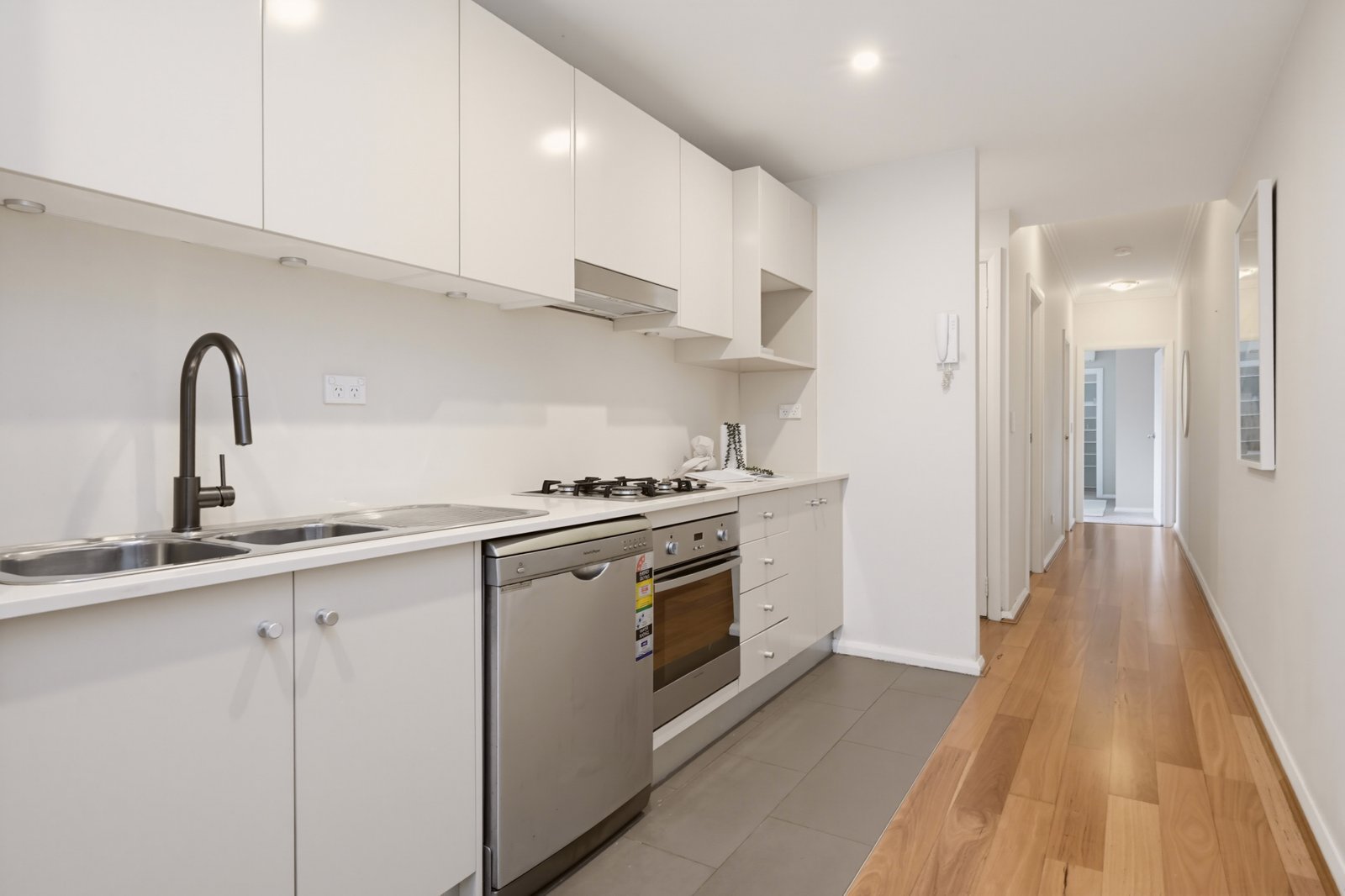 2/912 Anzac Parade MAROUBRA 6