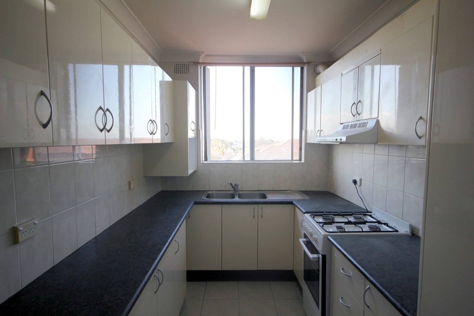 29/17 Phillip Street ROSELANDS 3