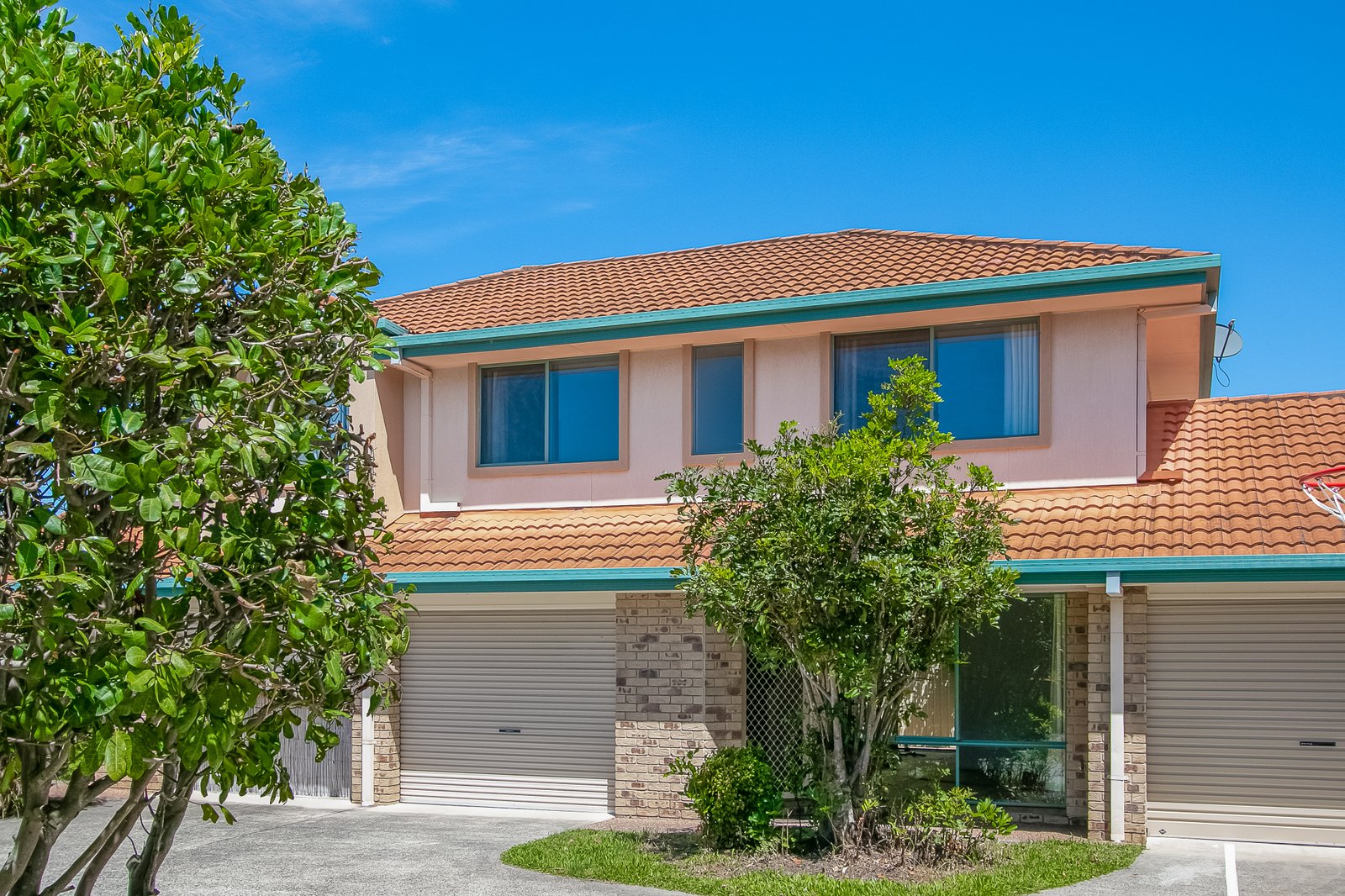 2/92-96 Greenway Drive BANORA POINT 1