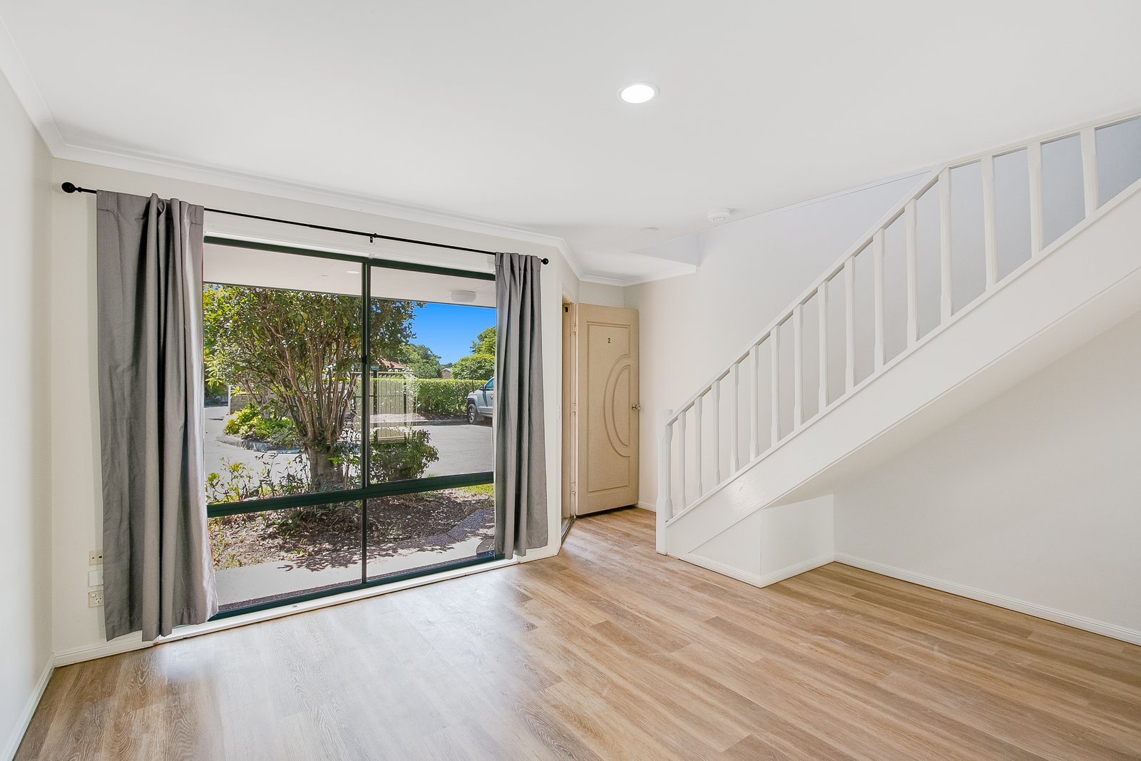 2/92-96 Greenway Drive BANORA POINT 2