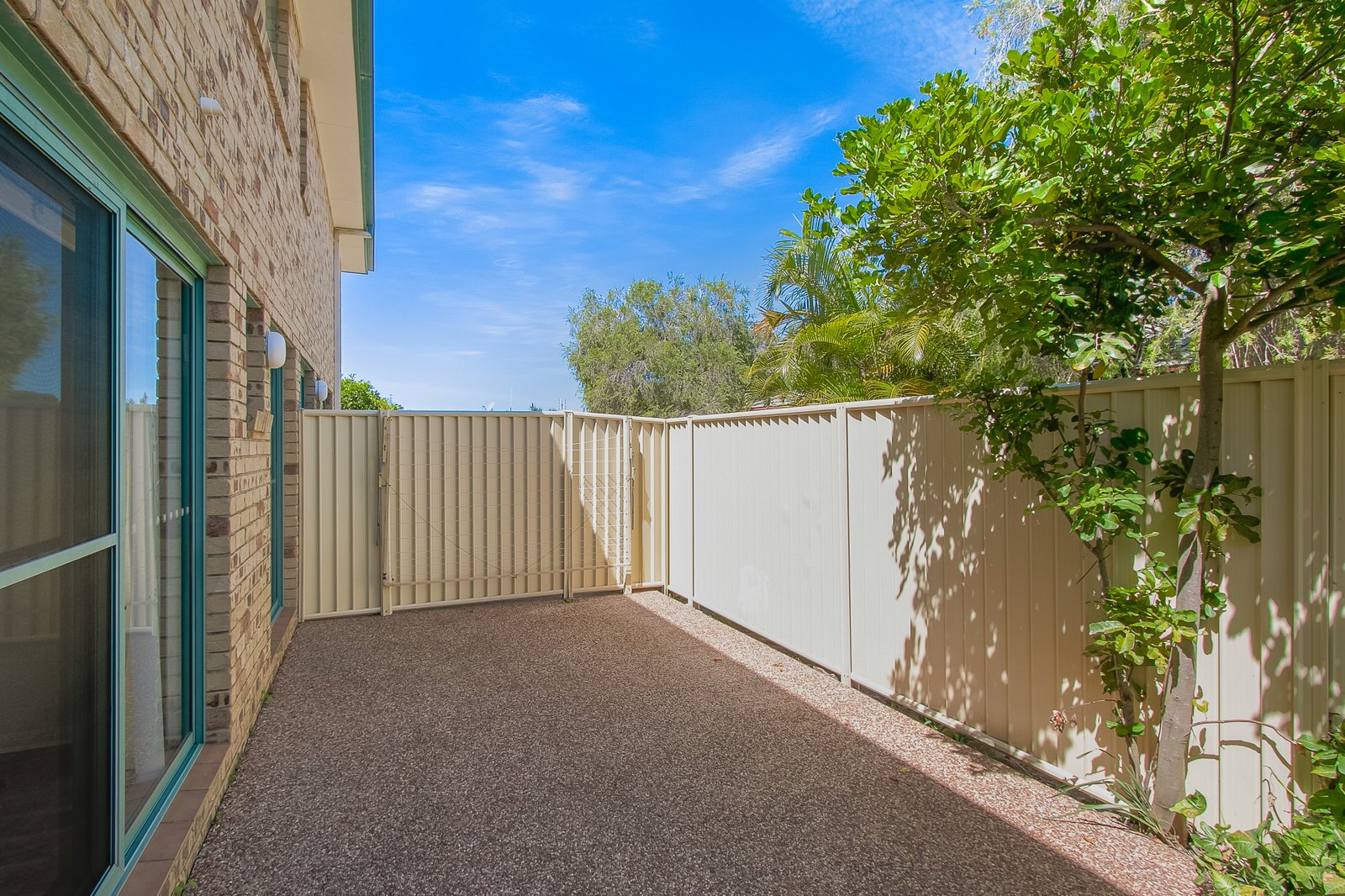 2/92-96 Greenway Drive BANORA POINT 8