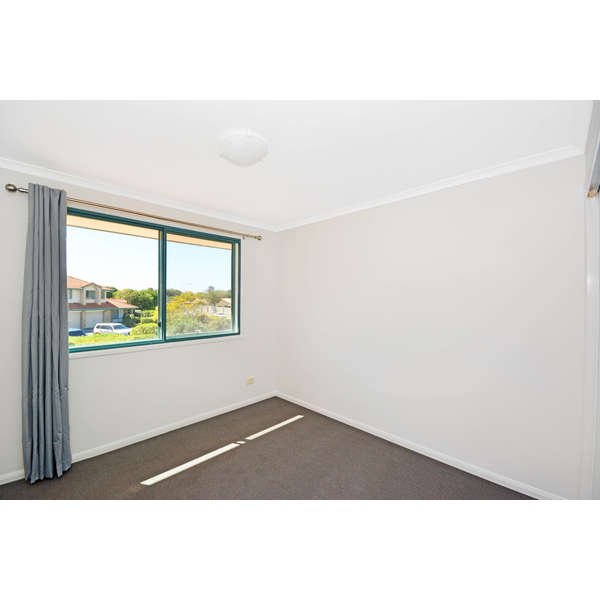 2/92-96 Greenway Drive BANORA POINT 6