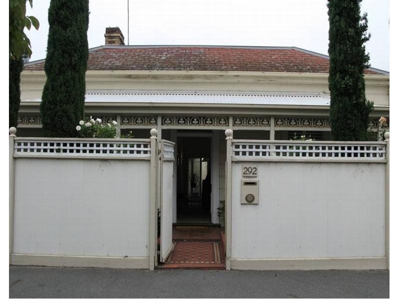 Photos: 292 Montague Street
