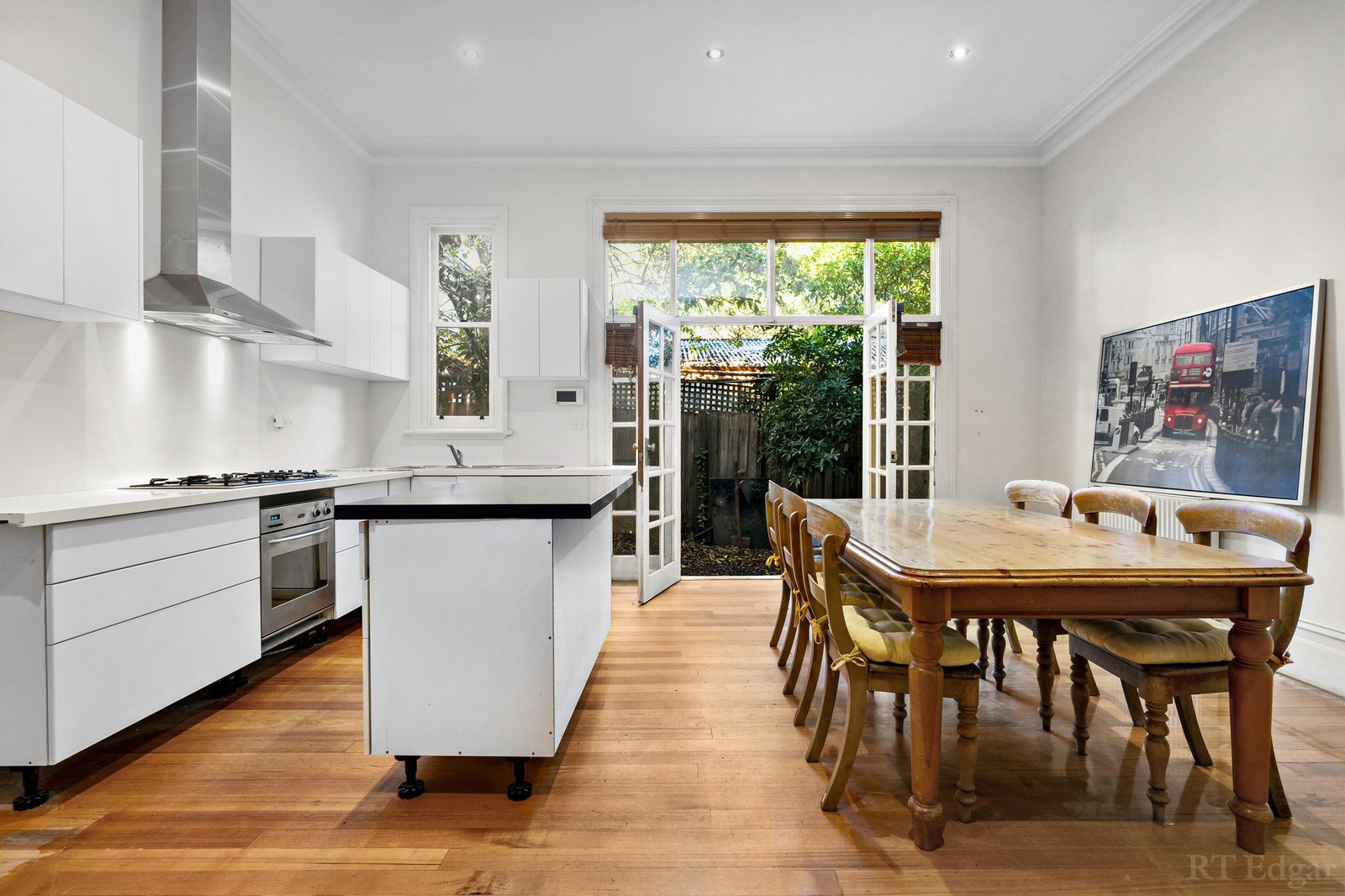 Real Estate and Property in 292 Riversdale Road, Hawthorn East, VIC