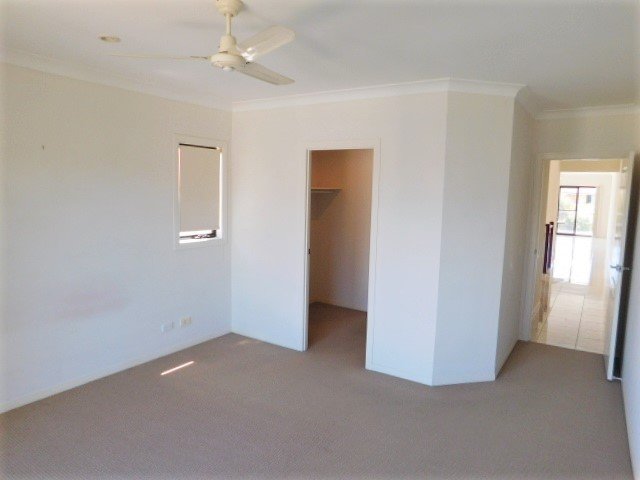 2/92 Sunshine Parade MIAMI 5