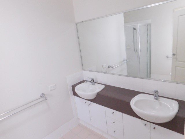 2/92 Sunshine Parade MIAMI 6