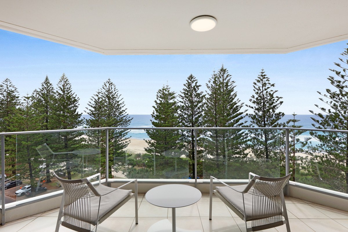 29/202 The Esplanade Burleigh Heads 2