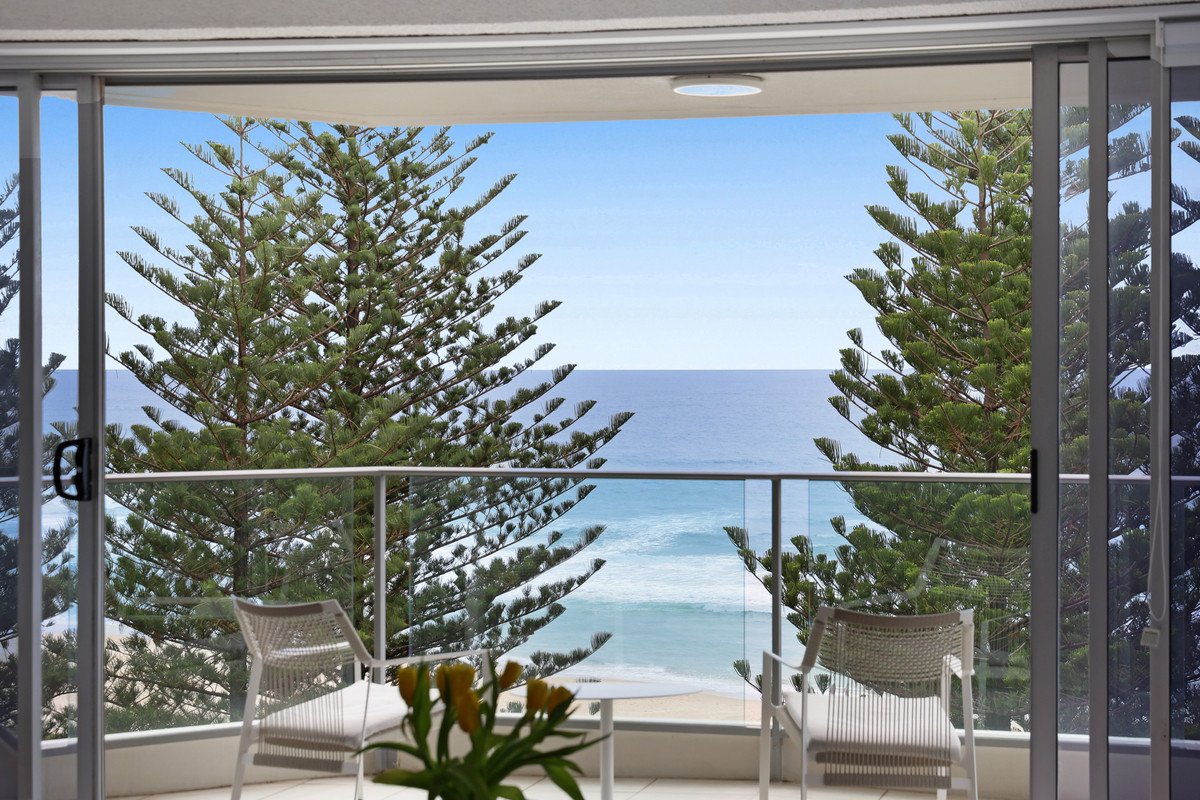 29/202 The Esplanade Burleigh Heads 3