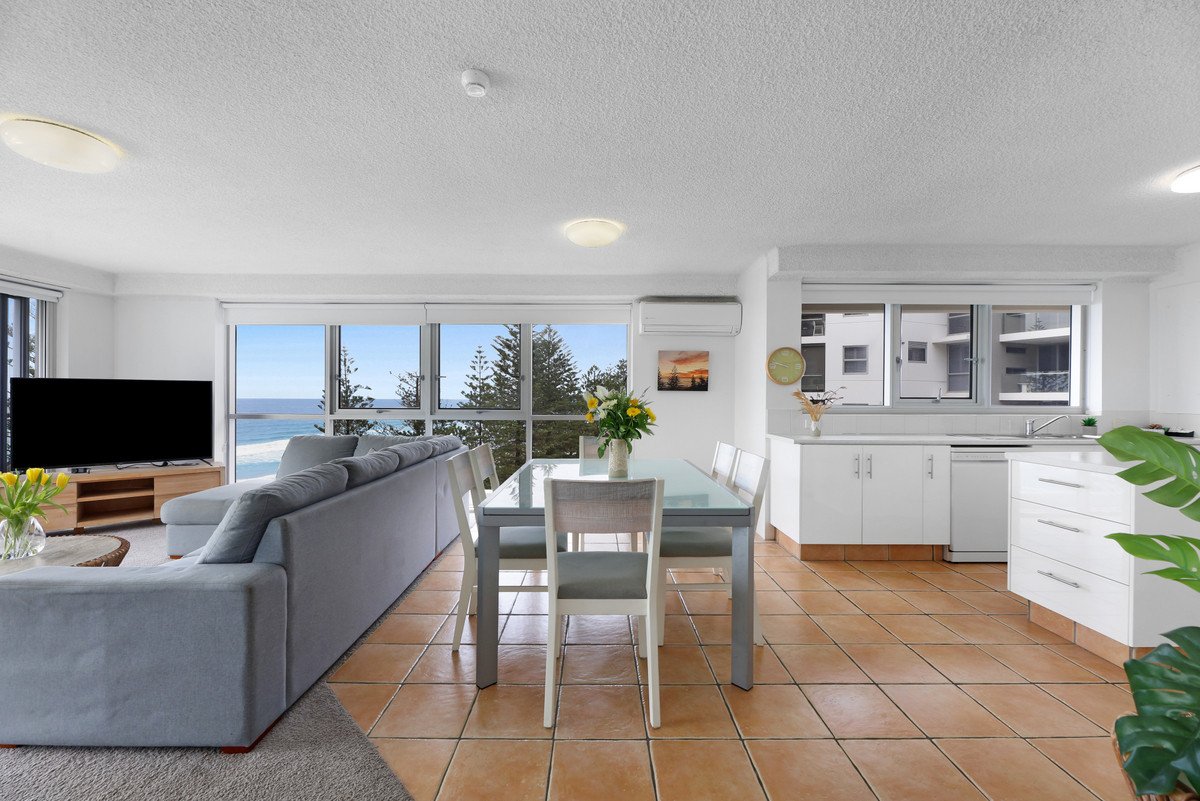 29/202 The Esplanade Burleigh Heads 4