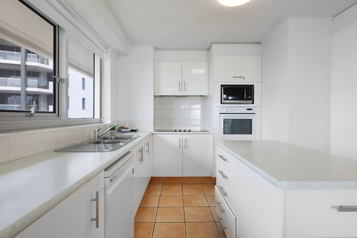 29/202 The Esplanade Burleigh Heads 13