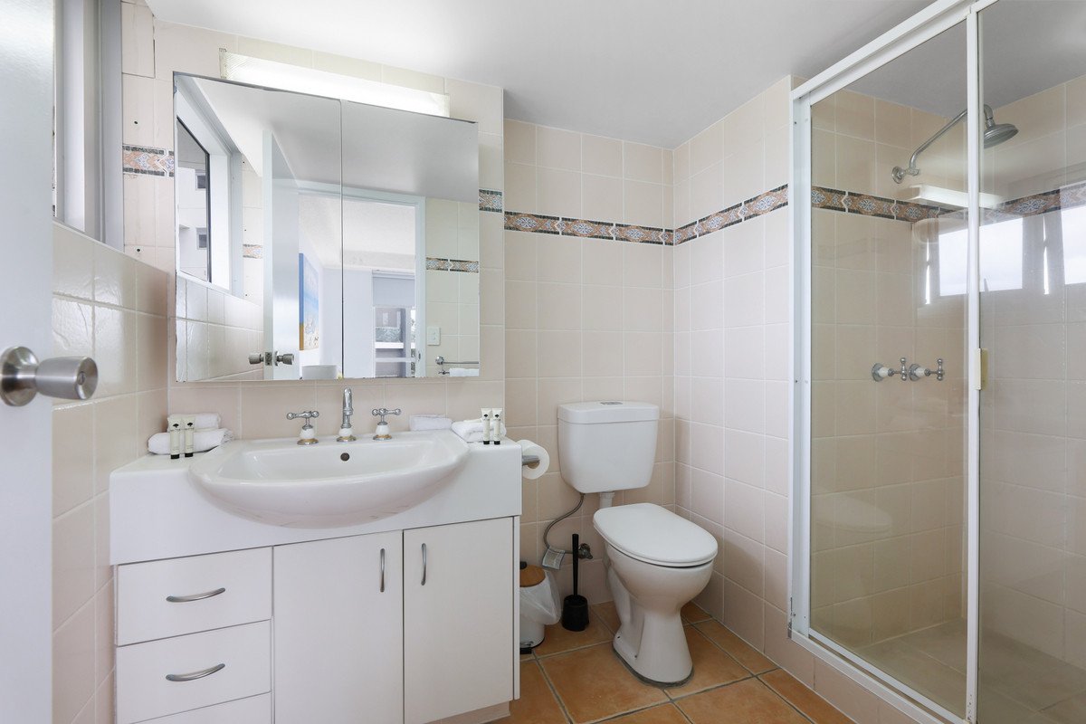 29/202 The Esplanade Burleigh Heads 17