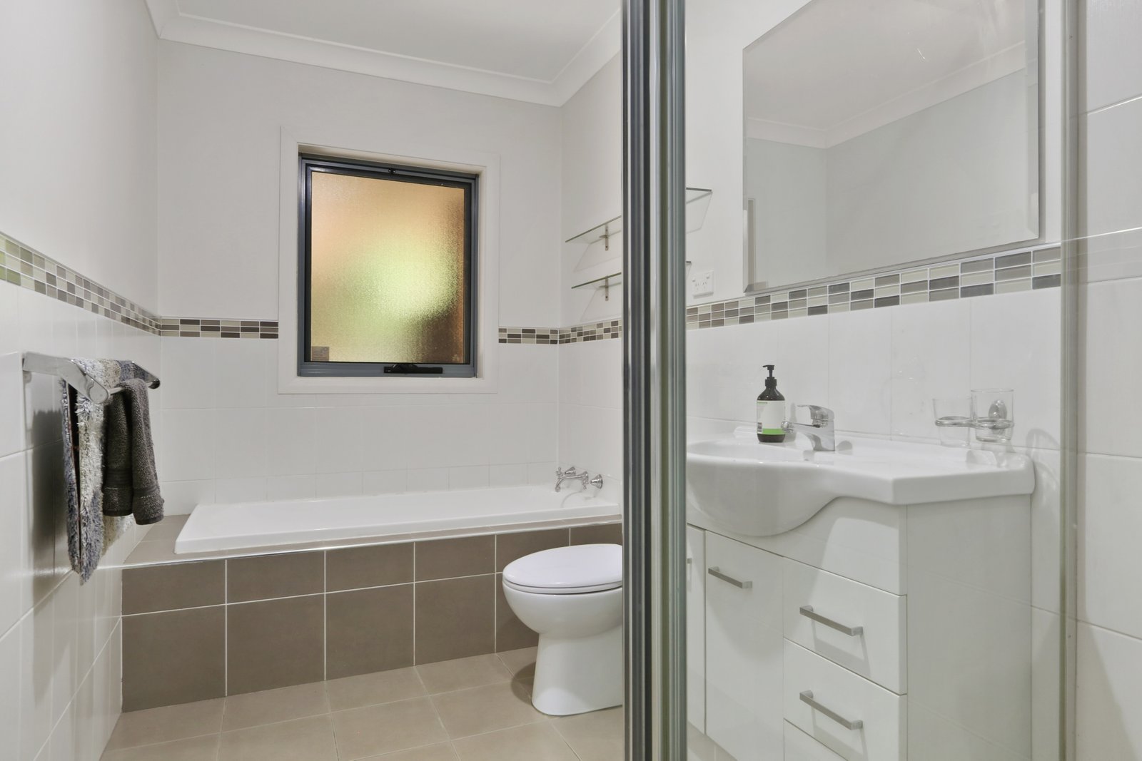 2/93 Avondale Road AVONDALE 4