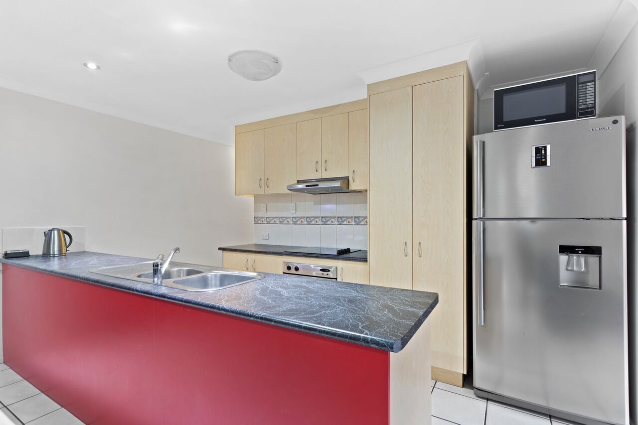 2/93 Paddington Drive CARRARA 5
