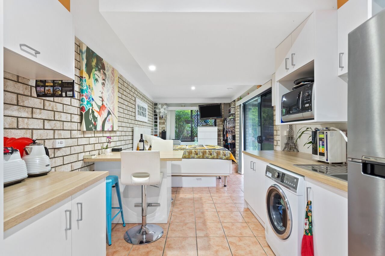 2/93 Paddington Drive CARRARA 8