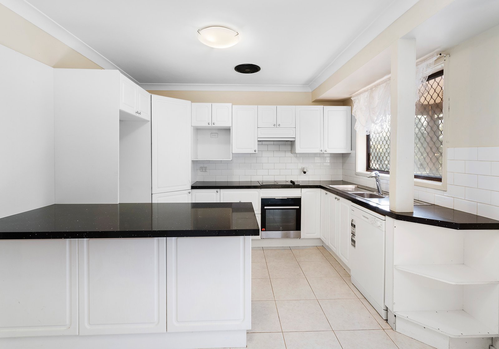 293 Princes Highway DAPTO 3