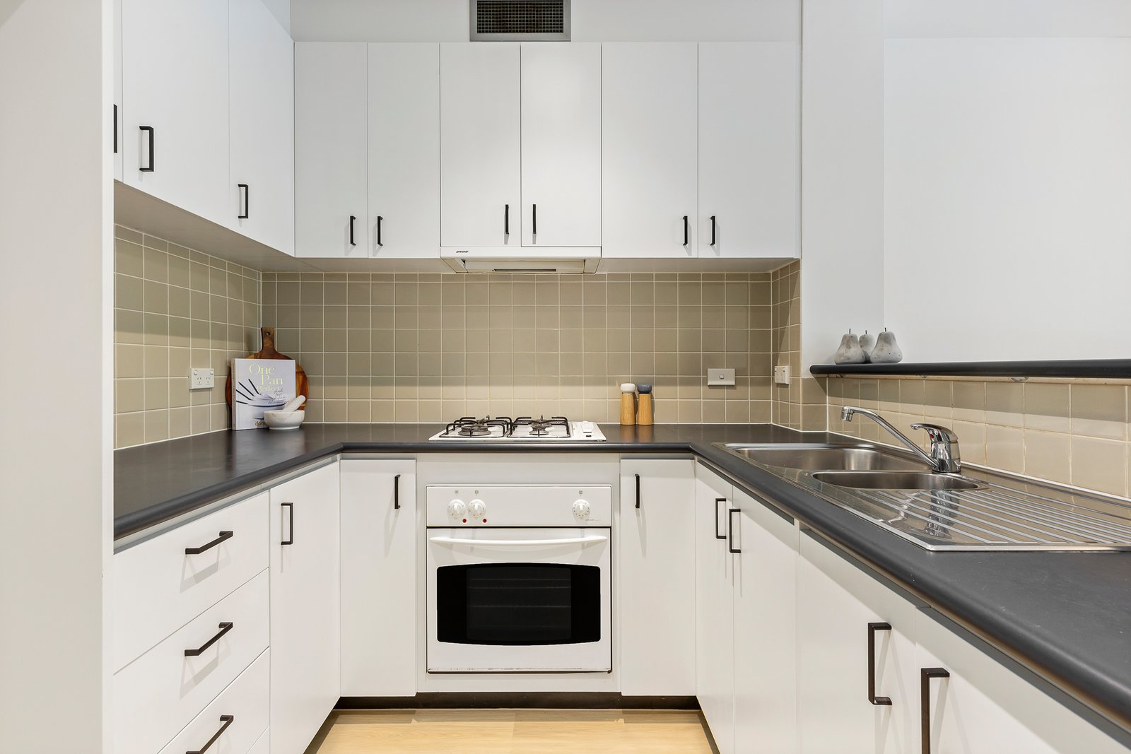 Gallery: 29/352 Canterbury Road