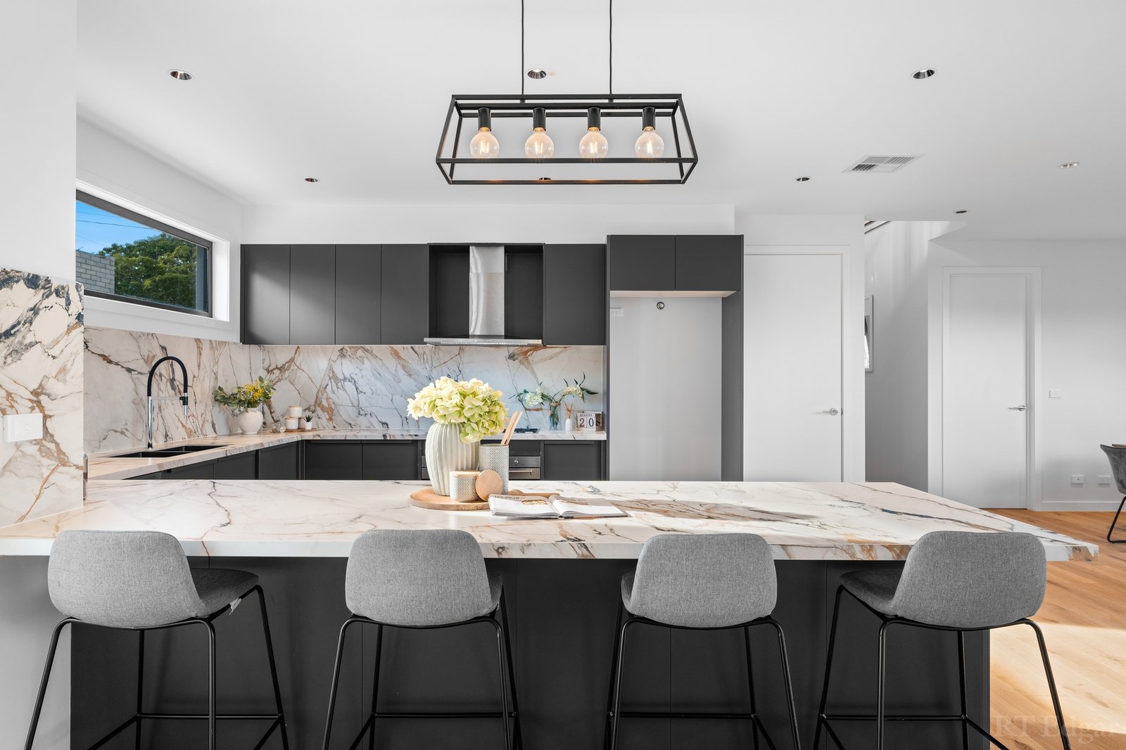 Real Estate and Property in 2/938 Canterbury Road, Box Hill South, VIC