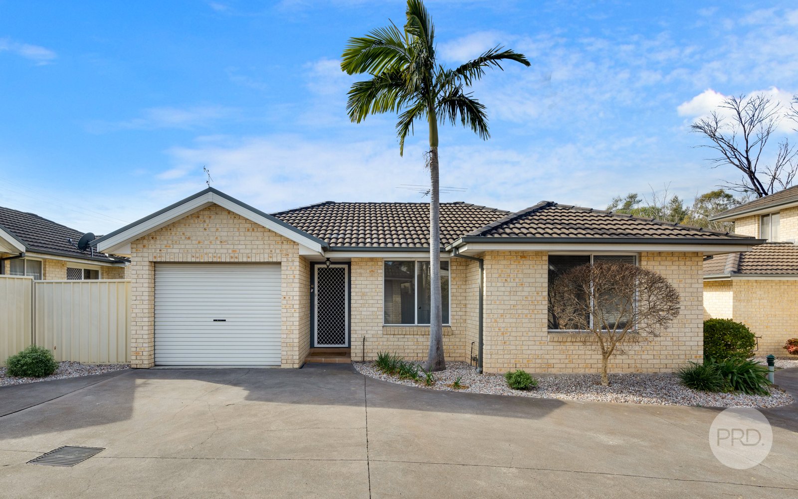 2/94 Adelaide Street OXLEY PARK 1