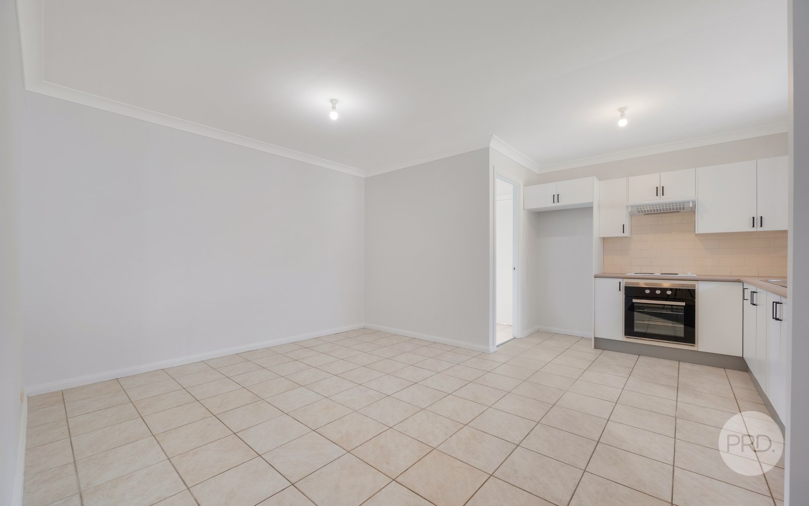 2/94 Adelaide Street OXLEY PARK 3